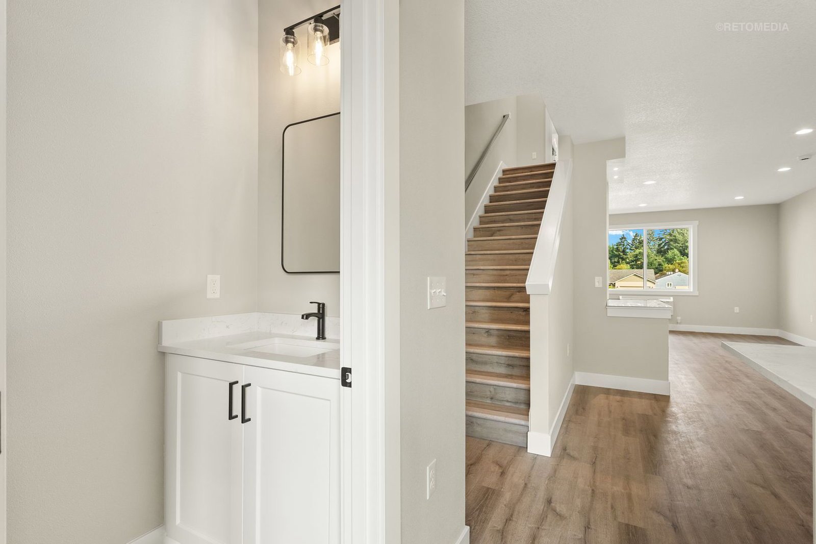 Keizer 3 Bed, 2.5 Bath, Town-Home, AVAILABLE NOW! property image