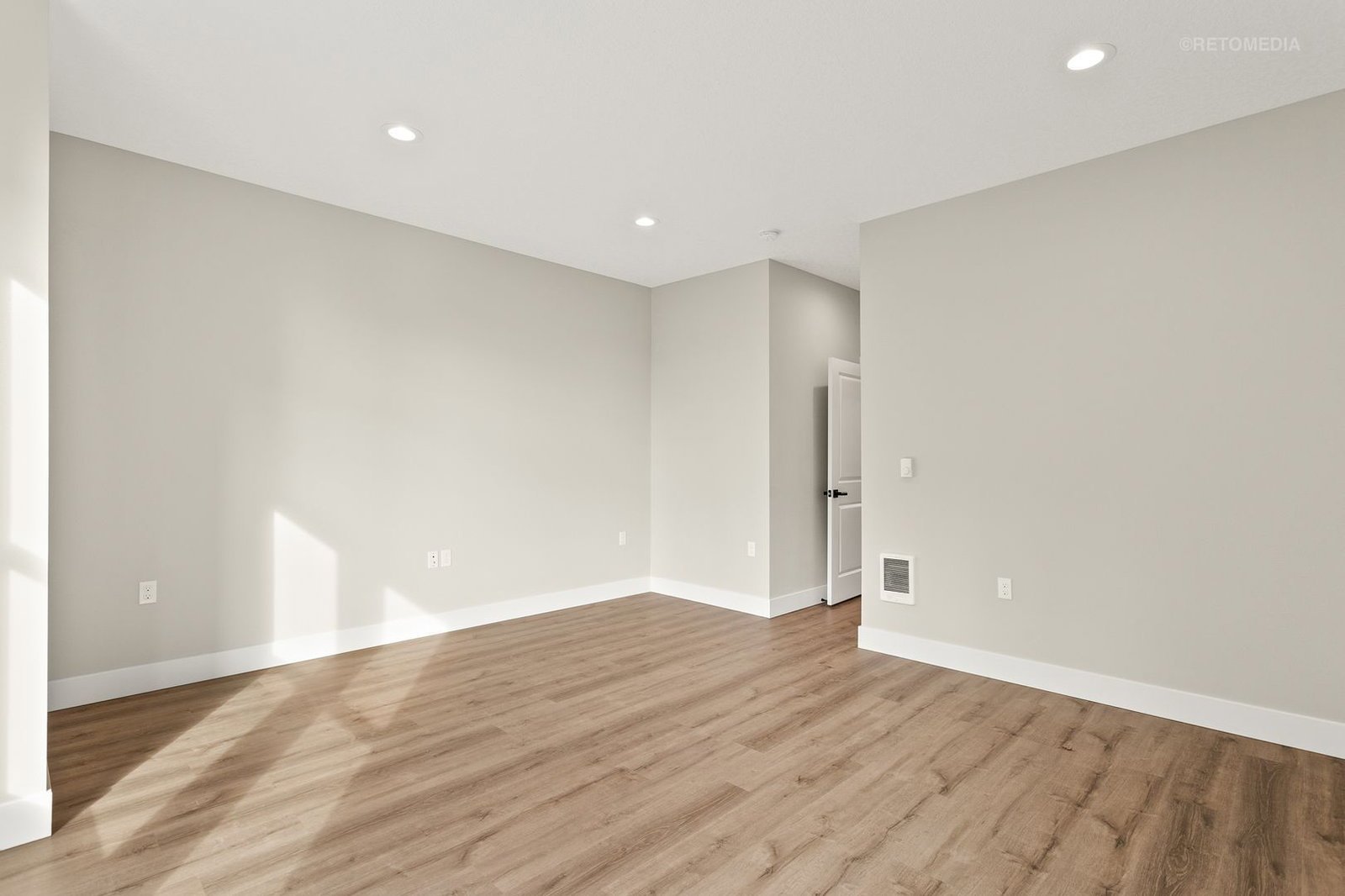 Keizer 3 Bed, 2.5 Bath, Town-Home, AVAILABLE NOW! property image