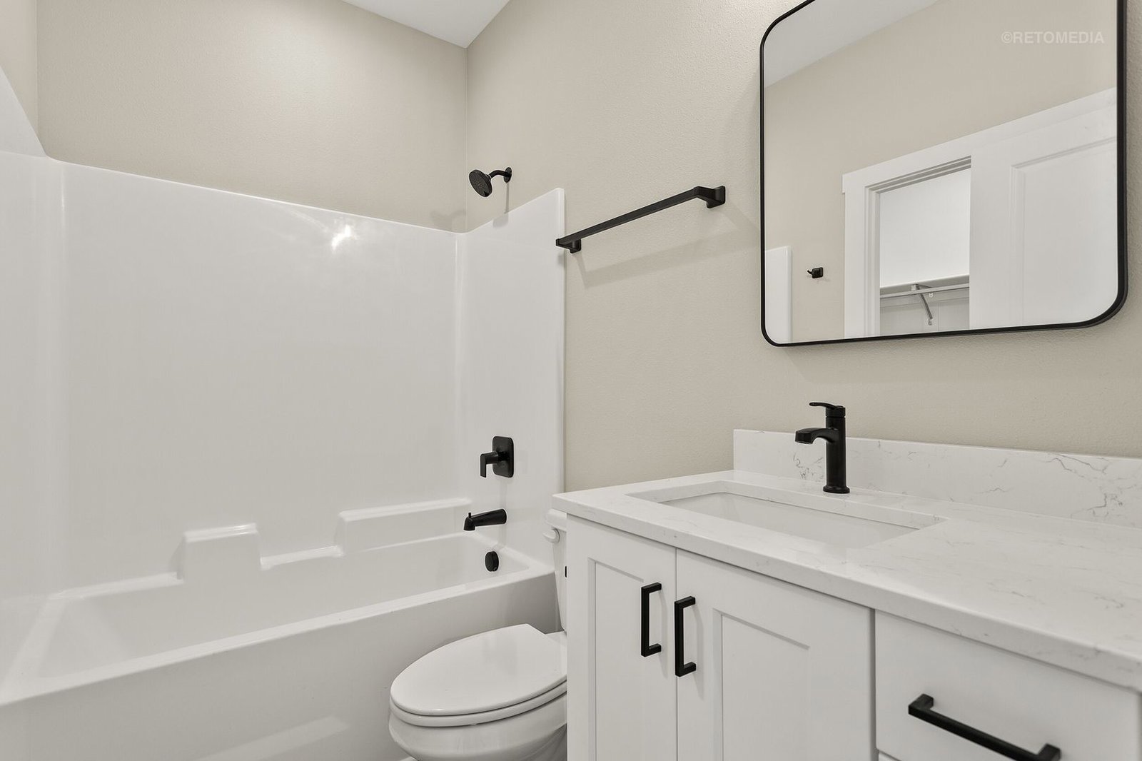 Keizer 3 Bed, 2.5 Bath, Town-Home, AVAILABLE NOW! property image