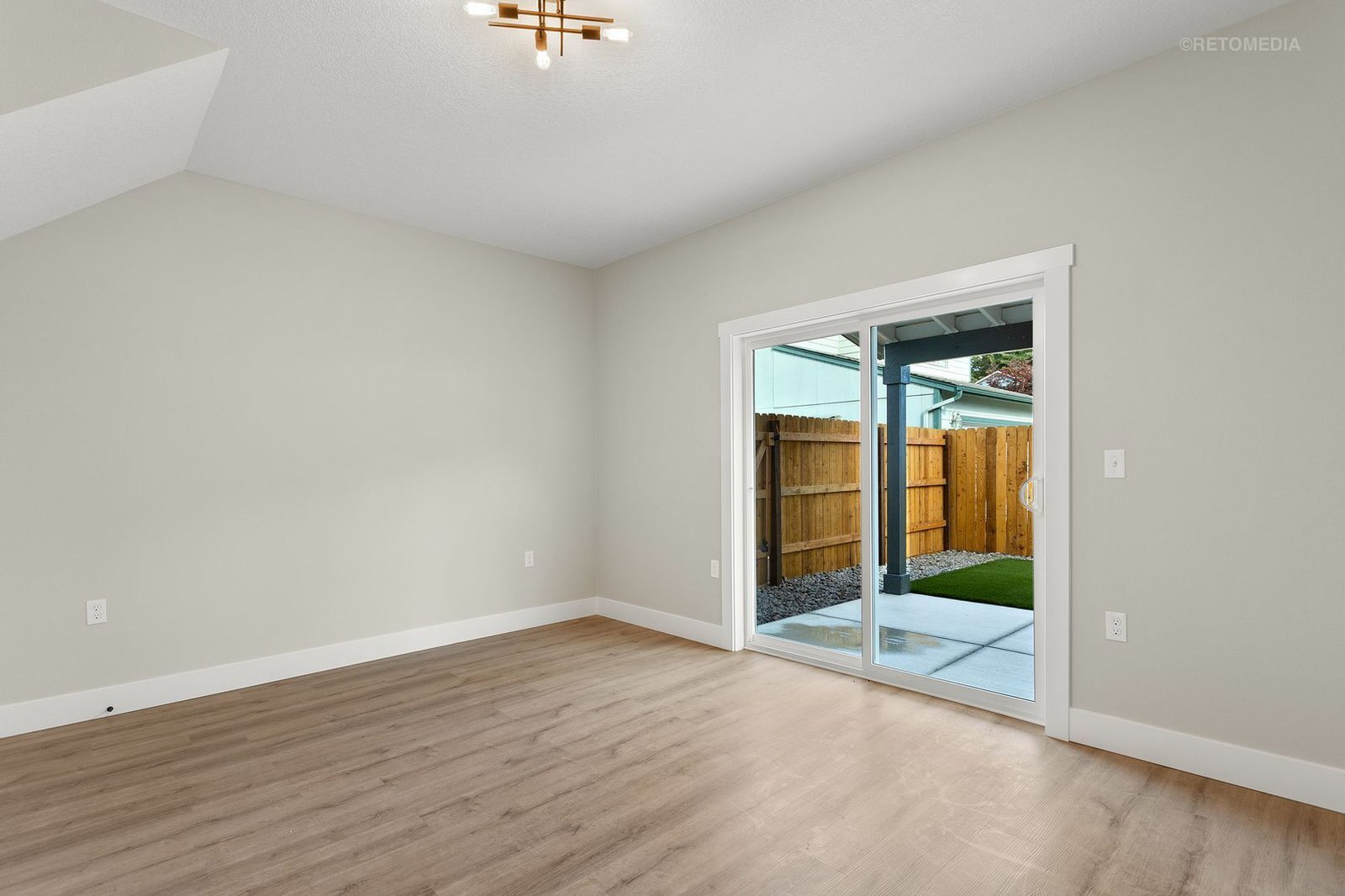 Keizer 3 Bed, 2.5 Bath, Town-Home, AVAILABLE NOW! property image