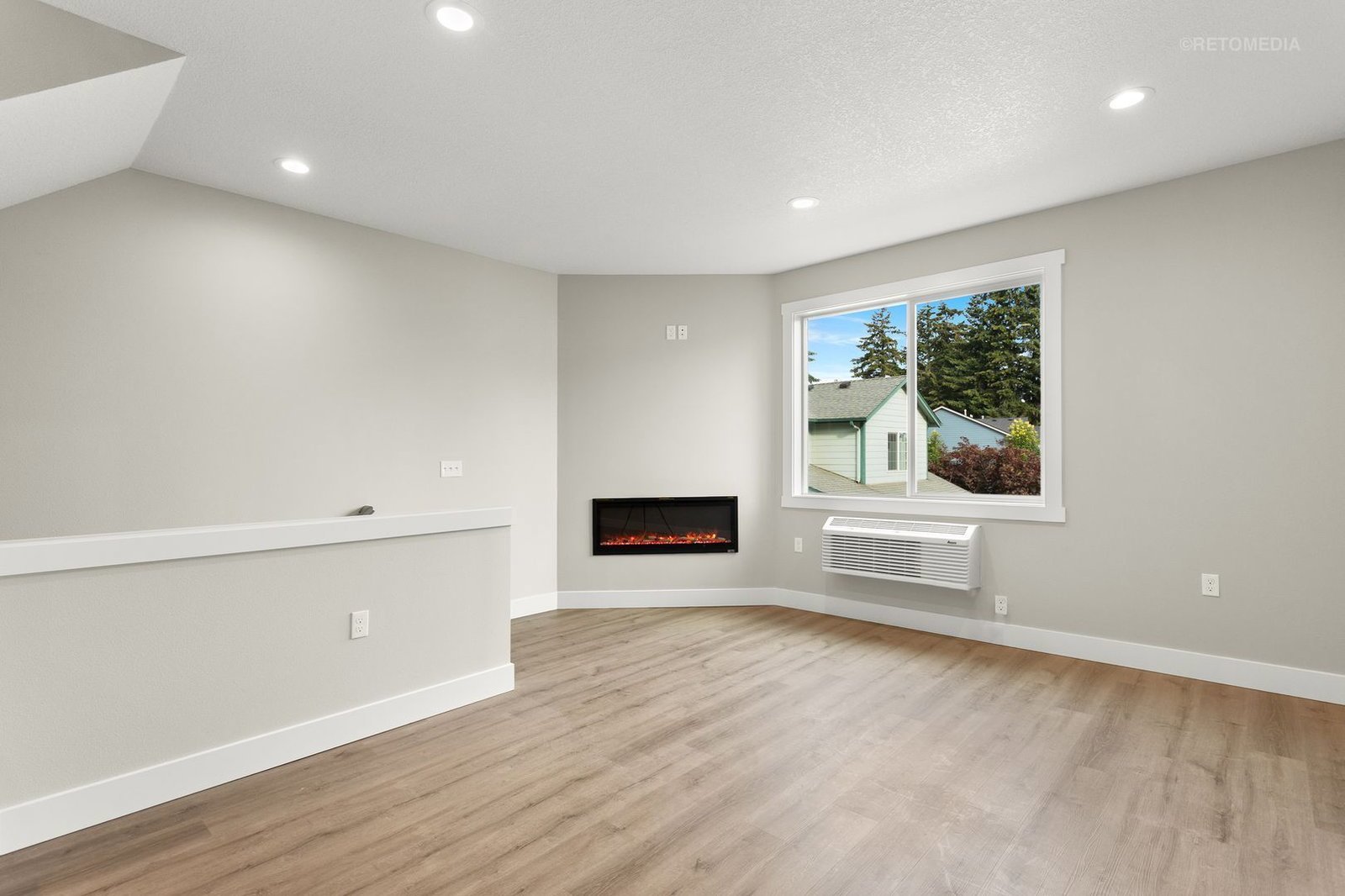 Keizer 3 Bed, 2.5 Bath, Town-Home, AVAILABLE NOW! property image