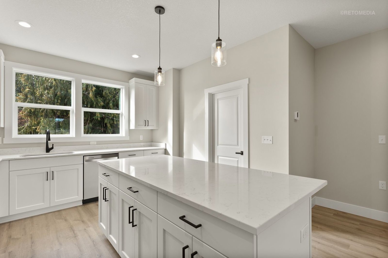 Keizer 3 Bed, 2.5 Bath, Town-Home, AVAILABLE NOW! property image