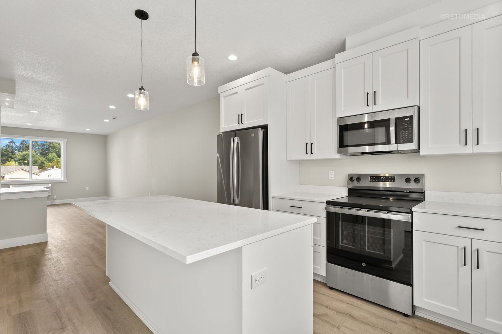 Keizer 3 Bed, 2.5 Bath, Town-Home, AVAILABLE NOW! property image