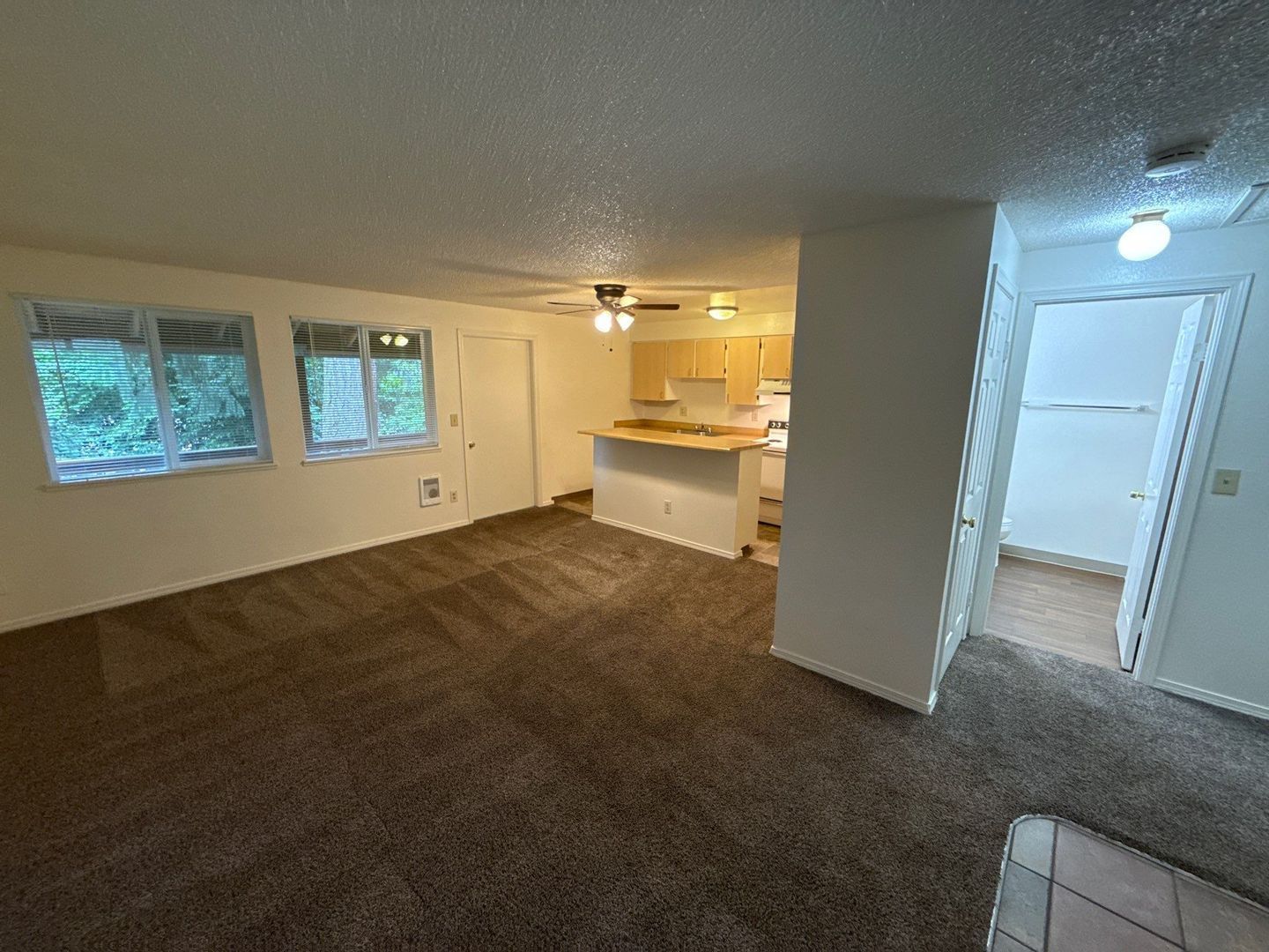 $1,025 First 3 Months, S Salem 1 Bed, 1 Bath 2nd Floor Apartment, W/S/G Paid, AVAILABLE NOW! property image