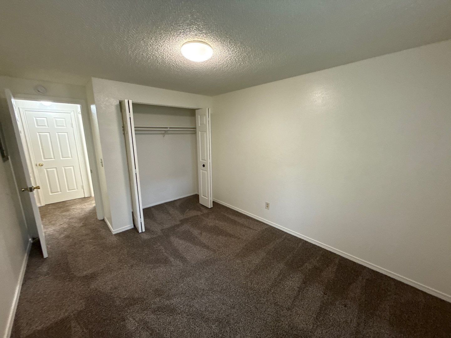$1,025 First 3 Months, S Salem 1 Bed, 1 Bath 2nd Floor Apartment, W/S/G Paid, AVAILABLE NOW! property image