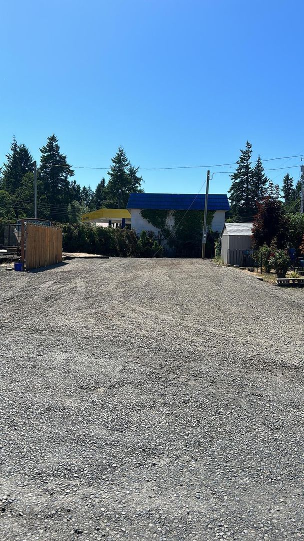 SE Salem RV/ 5th Wheel Space, W/S/G Paid, Available Now!! property image