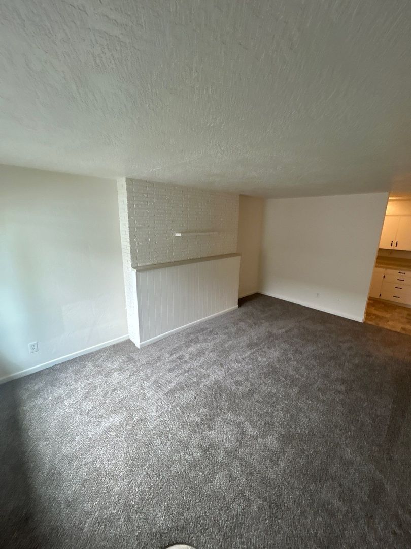 $945 First 3 Months, SPACIOUS SE Salem 1 Bed, 1 Bath, Apartment | AVAILABLE NOW! property image
