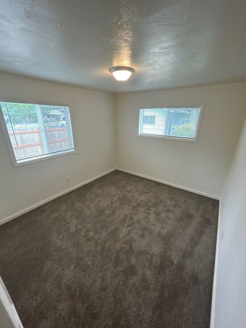$945 First 3 Months, SPACIOUS SE Salem 1 Bed, 1 Bath, Apartment | AVAILABLE NOW! property image