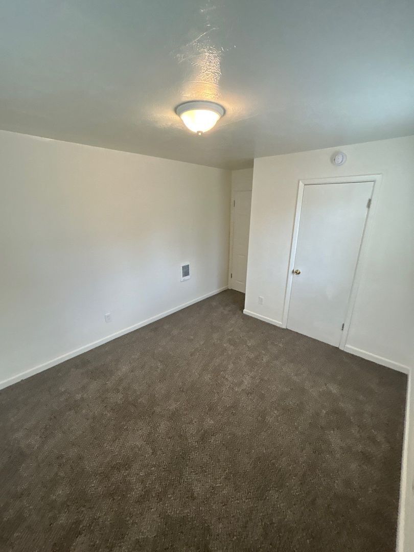 $945 First 3 Months, SPACIOUS SE Salem 1 Bed, 1 Bath, Apartment | AVAILABLE NOW! property image