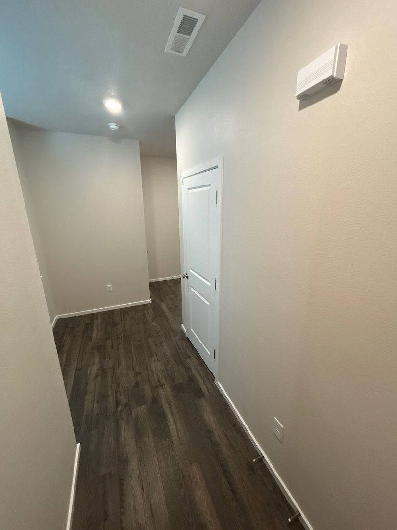 NE. Salem 4 Bed + Bonus Room, 2.5 Bath Single Family Home, AVAILABLE NOW! property image