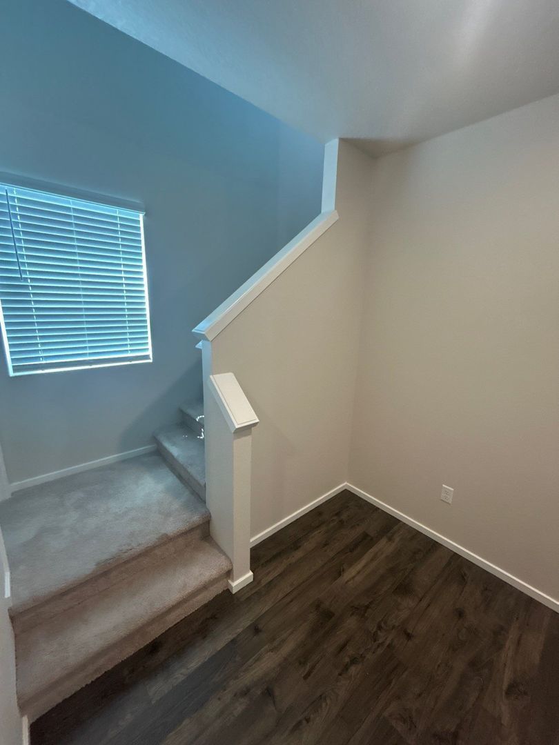 NE. Salem 4 Bed + Bonus Room, 2.5 Bath Single Family Home, AVAILABLE NOW! property image