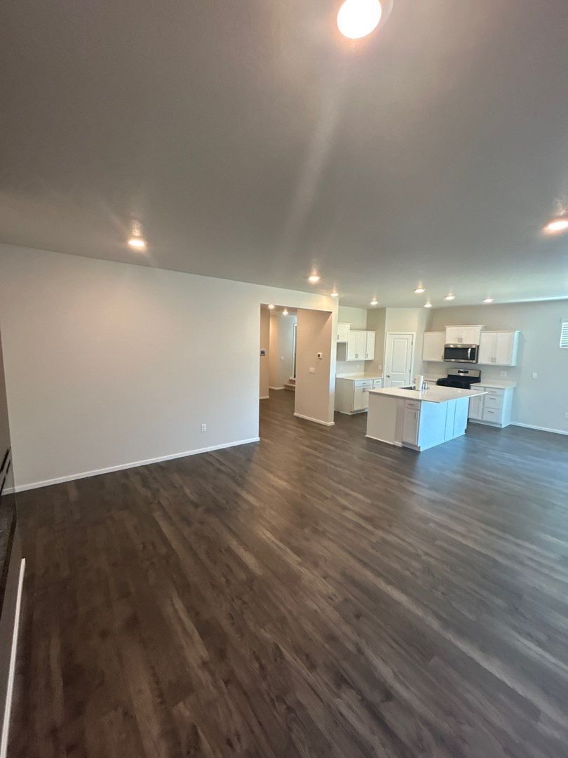 NE. Salem 4 Bed + Bonus Room, 2.5 Bath Single Family Home, AVAILABLE NOW! property image