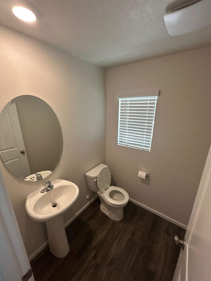 NE. Salem 4 Bed + Bonus Room, 2.5 Bath Single Family Home, AVAILABLE NOW! property image