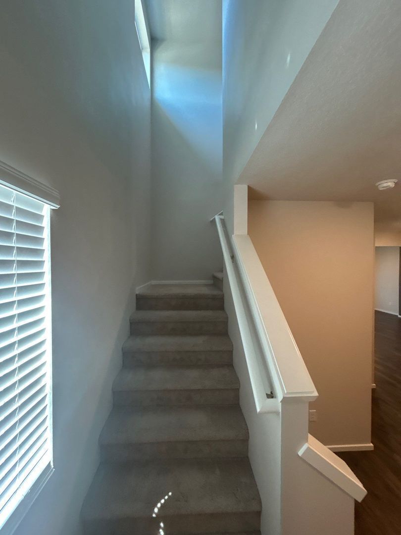NE. Salem 4 Bed + Bonus Room, 2.5 Bath Single Family Home, AVAILABLE NOW! property image