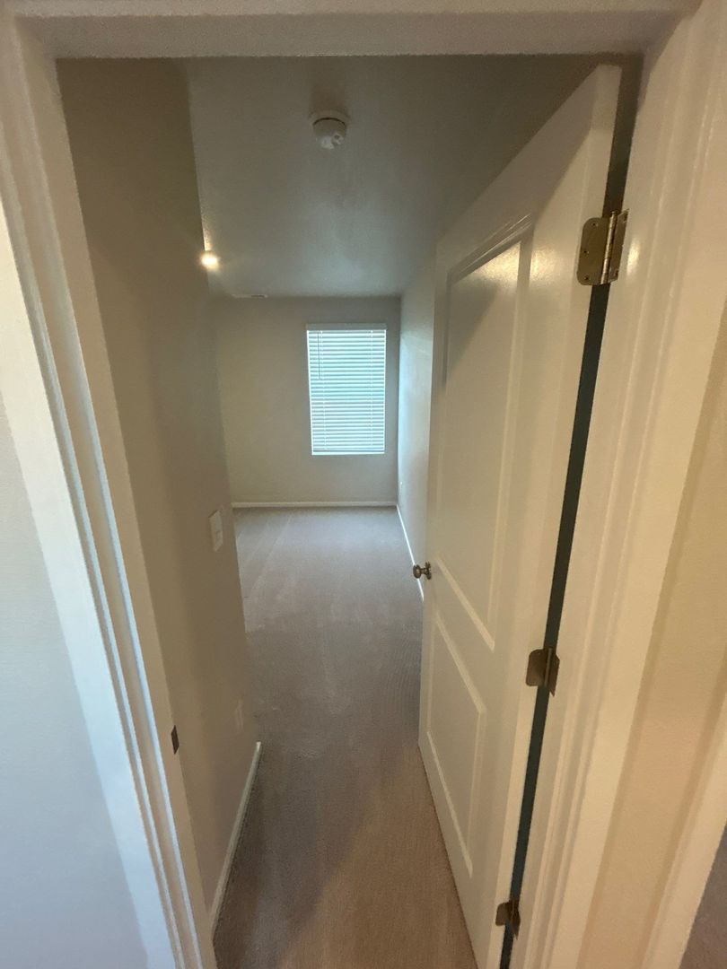 NE. Salem 4 Bed + Bonus Room, 2.5 Bath Single Family Home, AVAILABLE NOW! property image