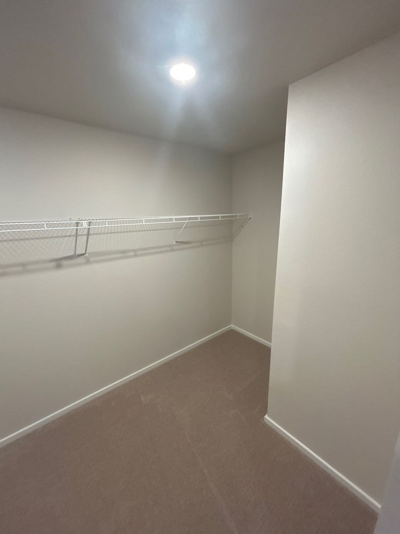 NE. Salem 4 Bed + Bonus Room, 2.5 Bath Single Family Home, AVAILABLE NOW! property image