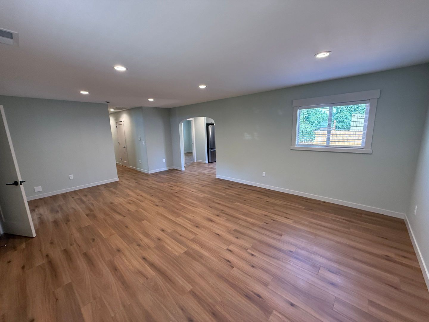Fully Remodeled 3 bed, 1.5 bath w/Washer & Dryer. AVAILABLE NOW! property image