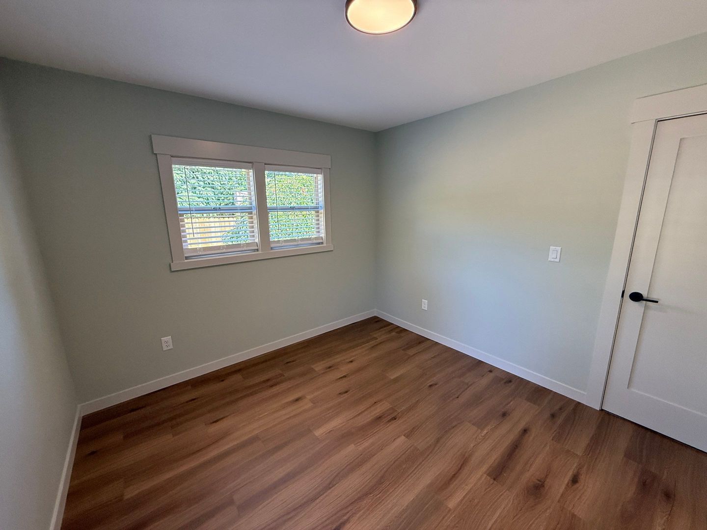 Fully Remodeled 3 bed, 1.5 bath w/Washer & Dryer. AVAILABLE NOW! property image
