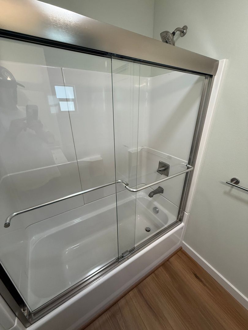 Fully Remodeled 3 bed, 1.5 bath w/Washer & Dryer. AVAILABLE NOW! property image