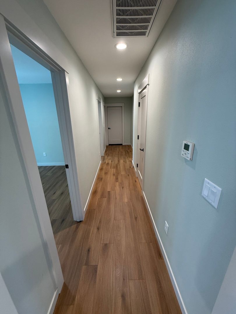 Fully Remodeled 3 bed, 1.5 bath w/Washer & Dryer. AVAILABLE NOW! property image