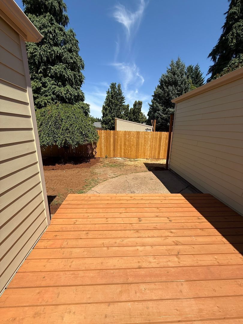 Fully Remodeled 3 bed, 1.5 bath w/Washer & Dryer. AVAILABLE NOW! property image