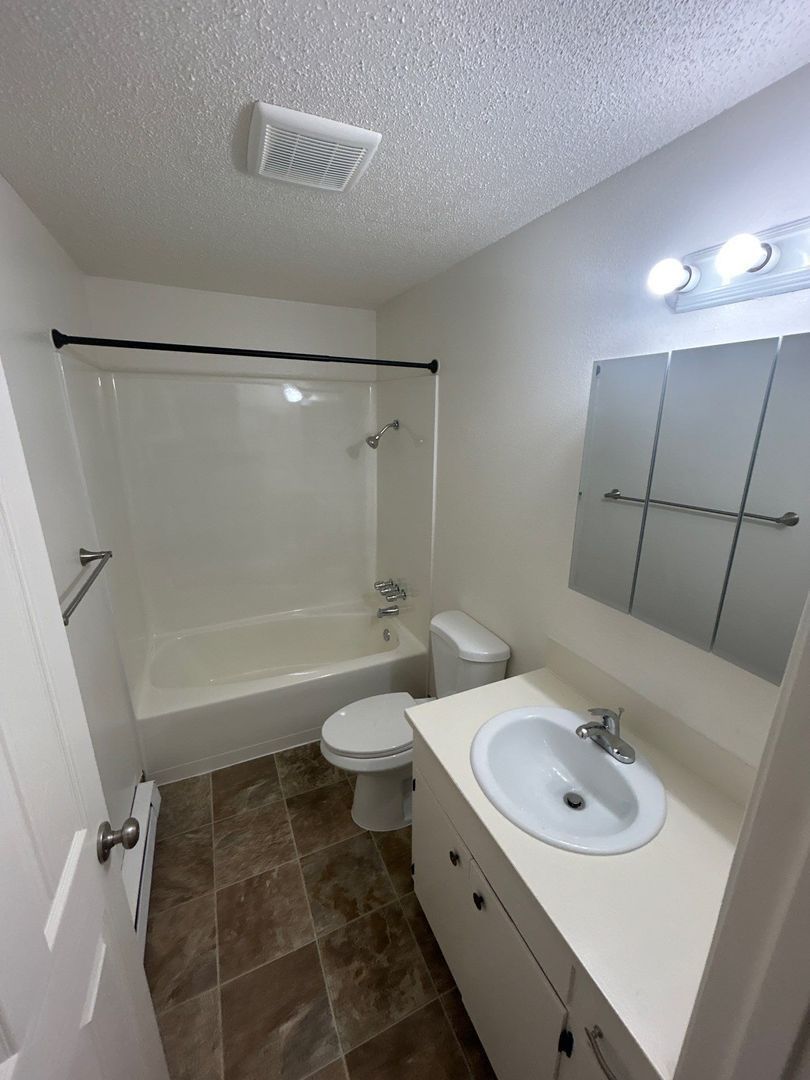 NE Salem, 2 Bed, 1 Bath, 1st Floor Apartment, AVAILABLE NOW! property image