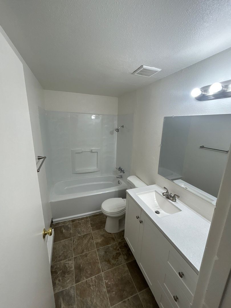 NE Salem, 2 Bed, 1 Bath, 1st Floor Apartment, AVAILABLE NOW! property image