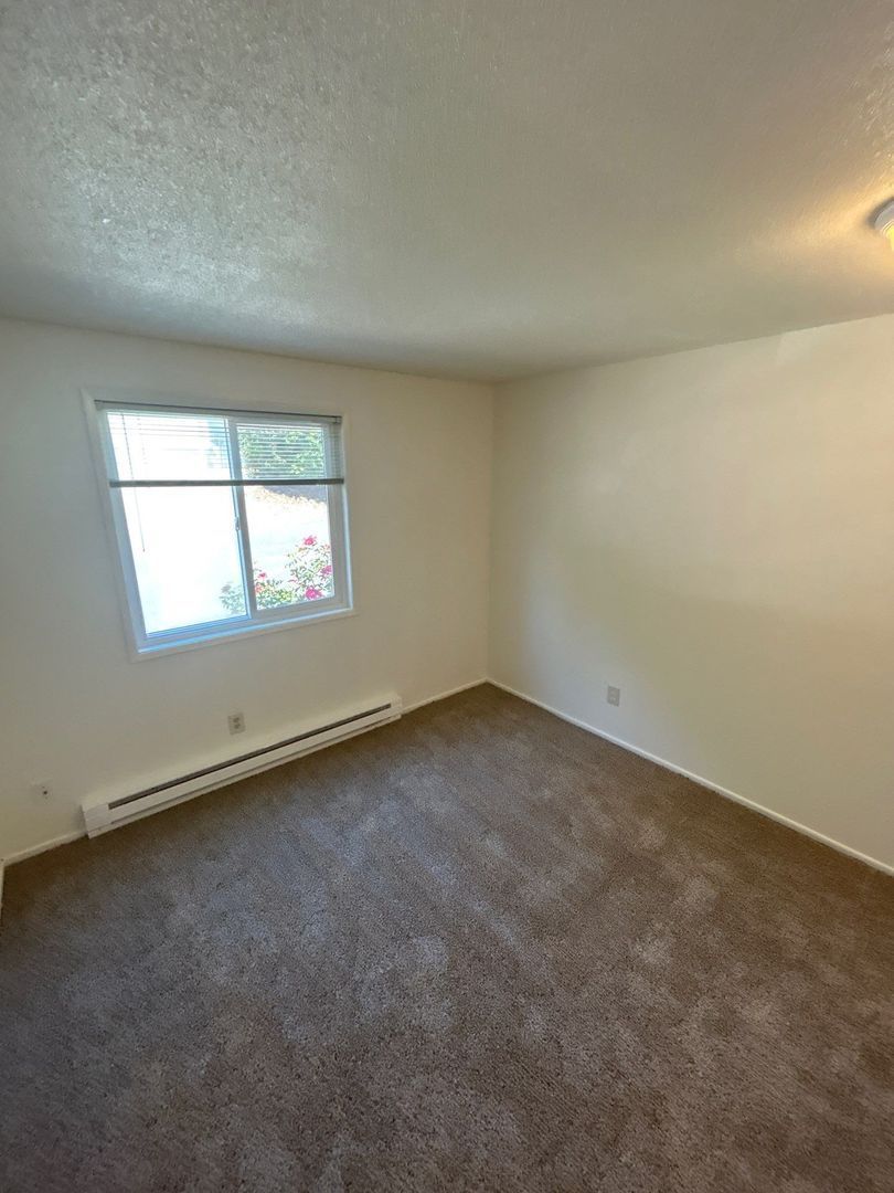 NE Salem, 2 Bed, 1 Bath, 1st Floor Apartment, AVAILABLE NOW! property image