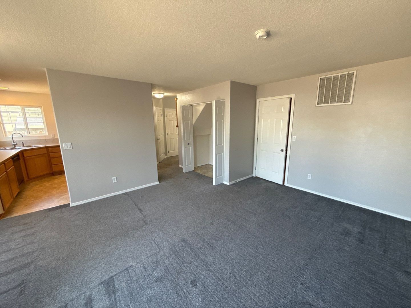 Albany 3 Bed + Bonus Room, 2.5 Bath, Single Family Home, AVAILABLE NOW! property image