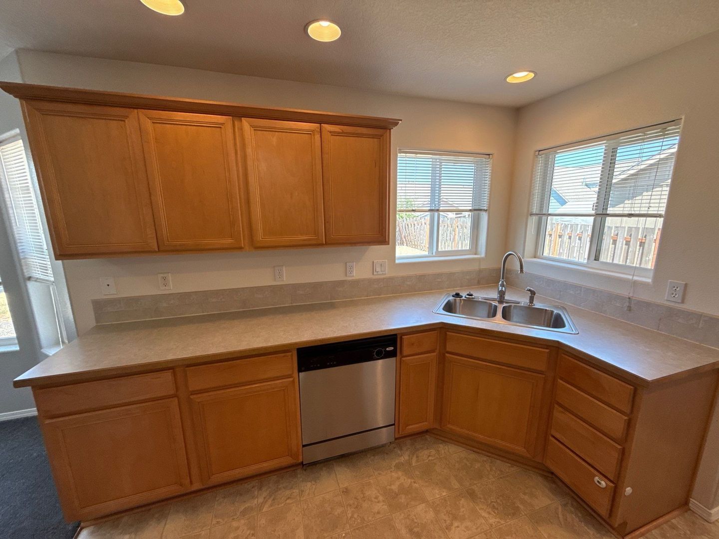 Albany 3 Bed + Bonus Room, 2.5 Bath, Single Family Home, AVAILABLE NOW! property image