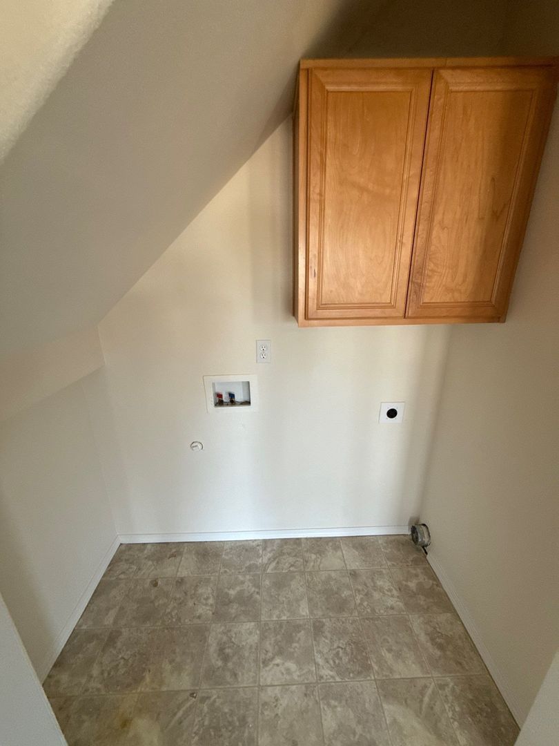 Albany 3 Bed + Bonus Room, 2.5 Bath, Single Family Home, AVAILABLE NOW! property image