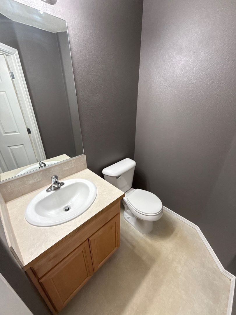 Albany 3 Bed + Bonus Room, 2.5 Bath, Single Family Home, AVAILABLE NOW! property image