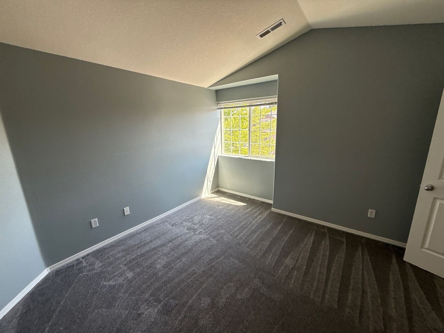 Albany 3 Bed + Bonus Room, 2.5 Bath, Single Family Home, AVAILABLE NOW! property image