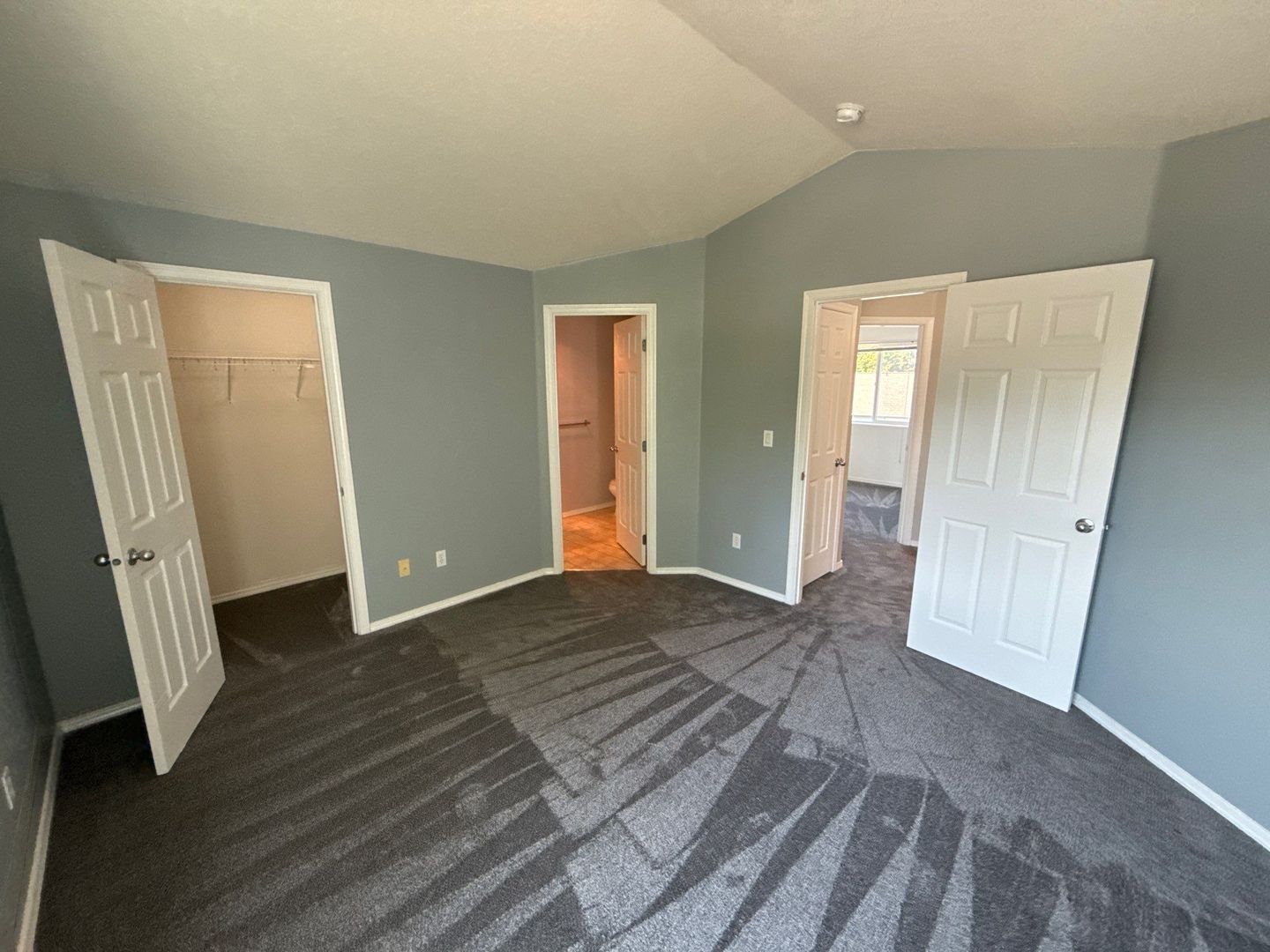 Albany 3 Bed + Bonus Room, 2.5 Bath, Single Family Home, AVAILABLE NOW! property image