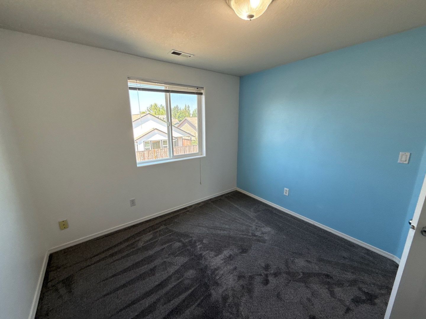 Albany 3 Bed + Bonus Room, 2.5 Bath, Single Family Home, AVAILABLE NOW! property image