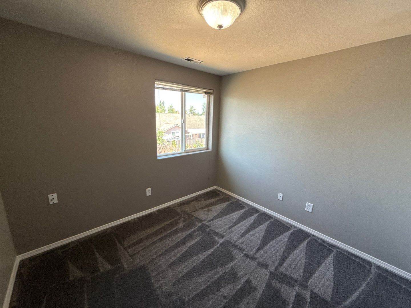 Albany 3 Bed + Bonus Room, 2.5 Bath, Single Family Home, AVAILABLE NOW! property image