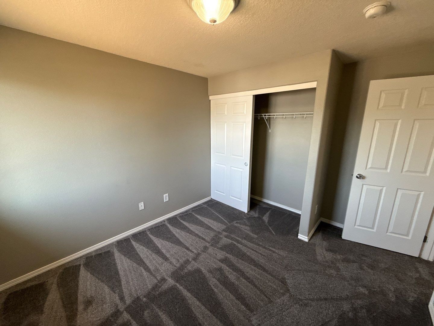 Albany 3 Bed + Bonus Room, 2.5 Bath, Single Family Home, AVAILABLE NOW! property image