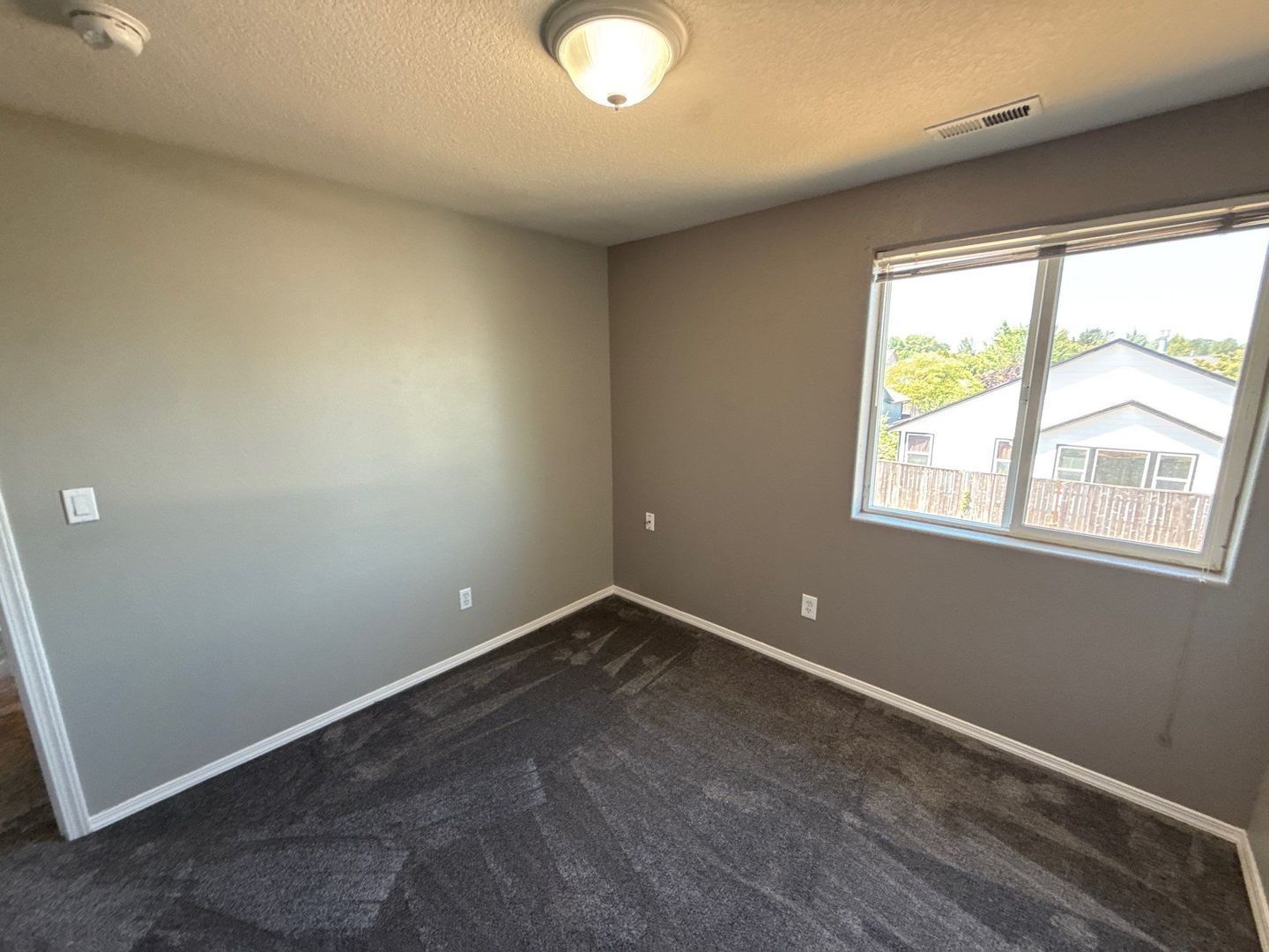 Albany 3 Bed + Bonus Room, 2.5 Bath, Single Family Home, AVAILABLE NOW! property image