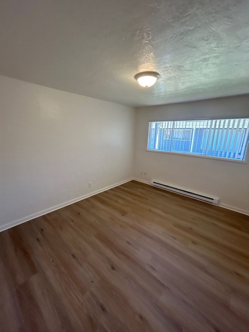 Spacious NE Salem 1 Bed, 1 Bath, Apartment, AVAILABLE NOW! property image