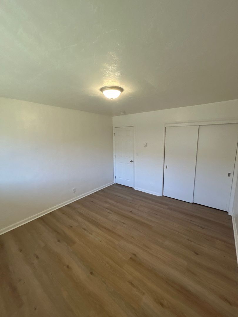 Spacious NE Salem 1 Bed, 1 Bath, Apartment, AVAILABLE NOW! property image