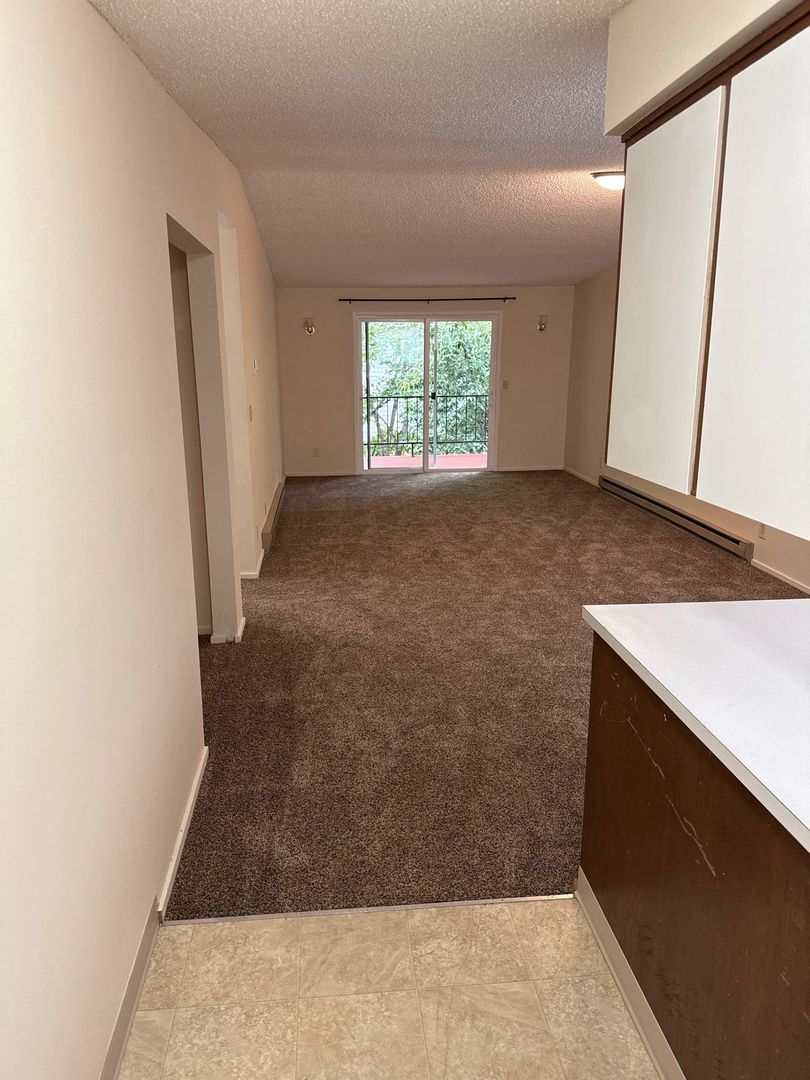SE Salem 2/1 Apartment, Close to Downtown, W/S/G Paid, AVAILABLE NOW! property image
