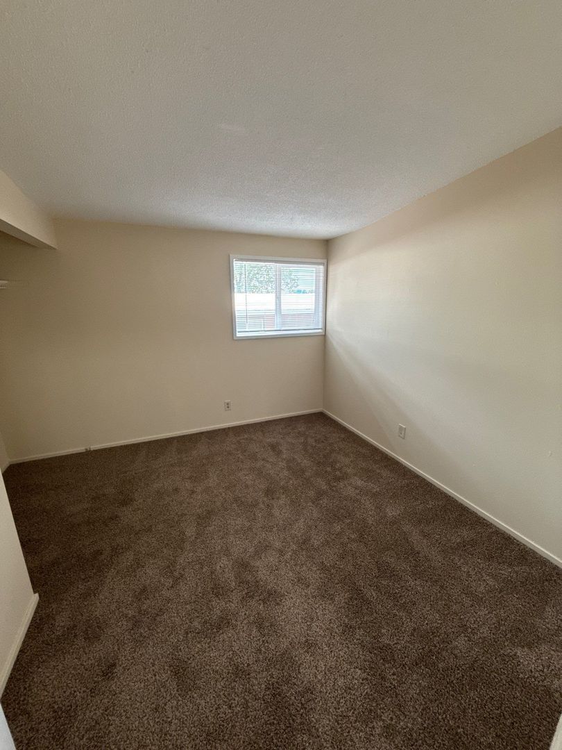 SE Salem 2/1 Apartment, Close to Downtown, W/S/G Paid, AVAILABLE NOW! property image