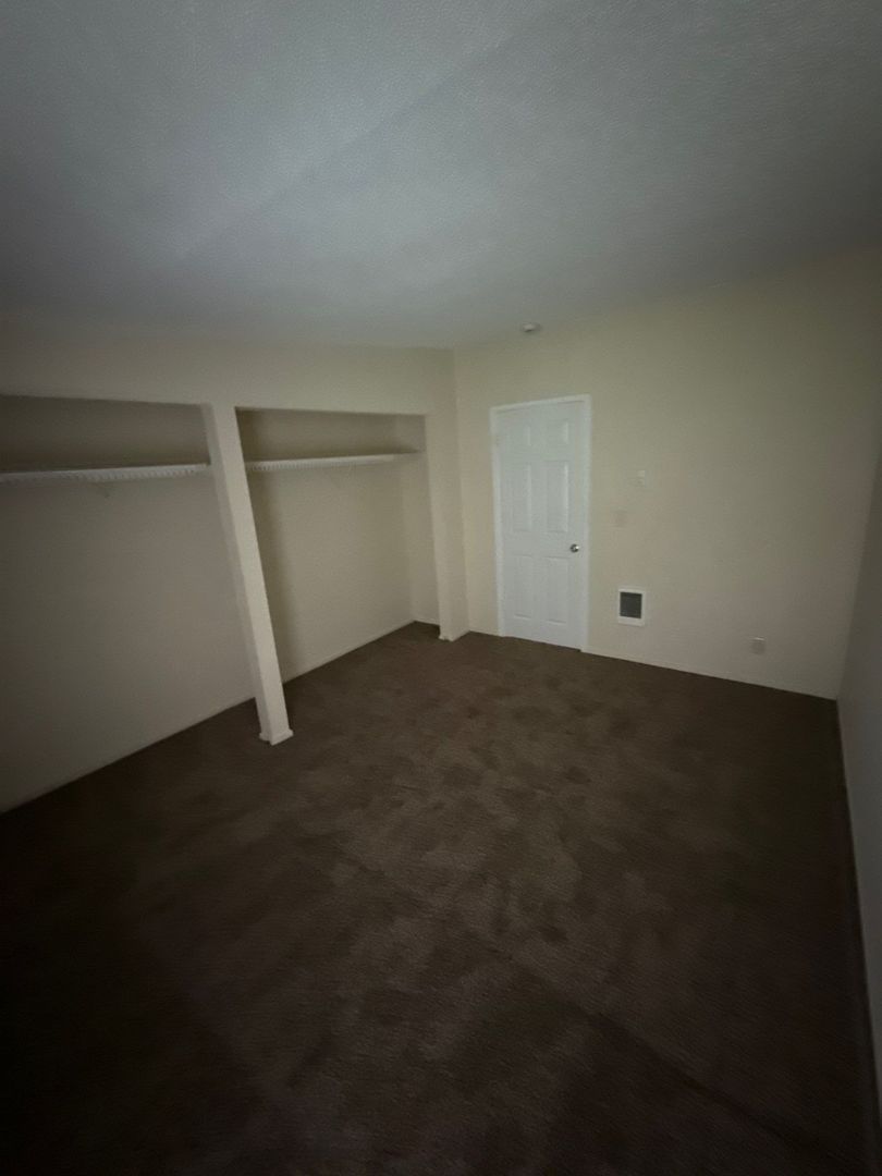 SE Salem 2/1 Apartment, Close to Downtown, W/S/G Paid, AVAILABLE NOW! property image