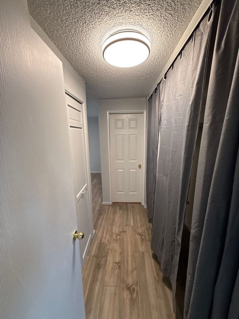 SE Salem, 1 Bed, 1 Bath, 2nd Floor Apartment, W/S/G Paid, AVAILABLE NOW! property image
