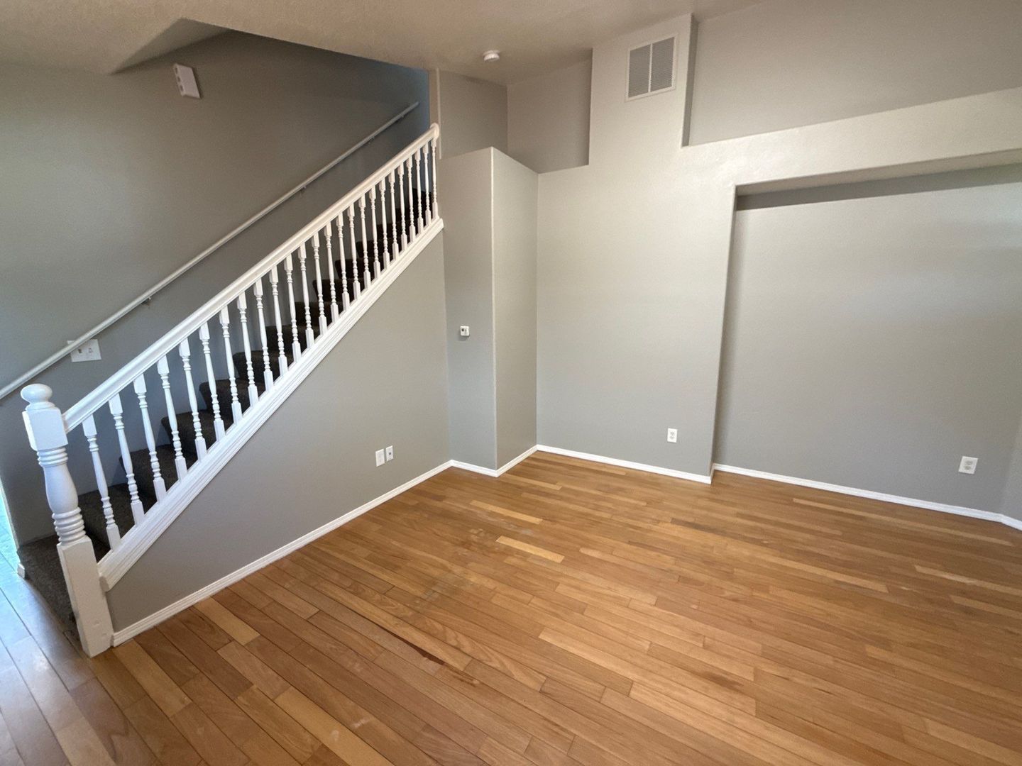 NE Salem, 3 Bed, 1.5 Bath, 2 Story Duplex | AVAILABLE NOW! property image