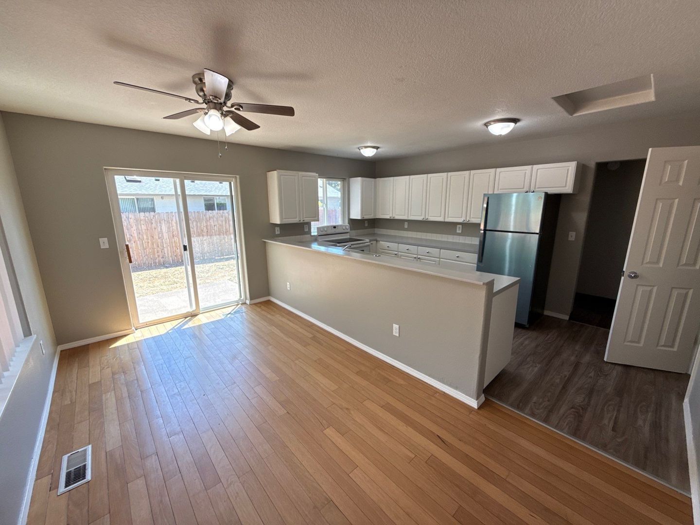 NE Salem, 3 Bed, 1.5 Bath, 2 Story Duplex | AVAILABLE NOW! property image