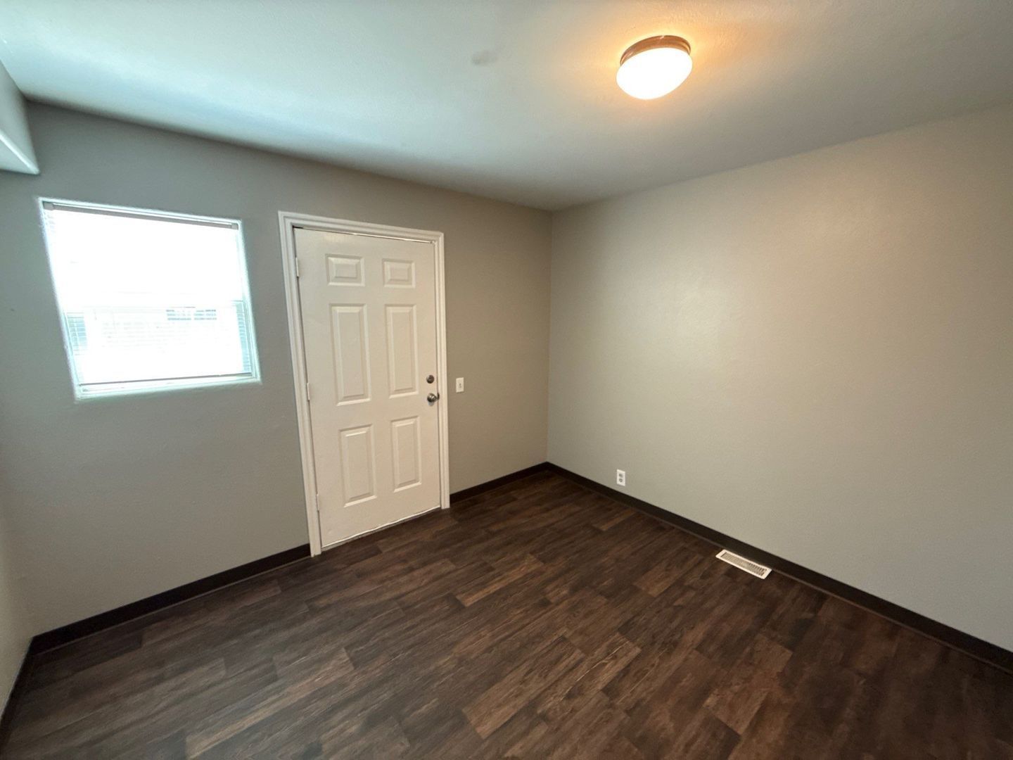 NE Salem, 3 Bed, 1.5 Bath, 2 Story Duplex | AVAILABLE NOW! property image
