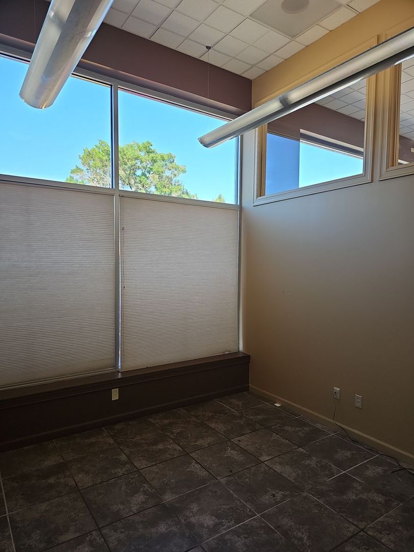 Office/Retail & Warehouse Space for Rent, Lease Terms Negotiable, Call to Schedule a VIEWING, COMING SOON! property image