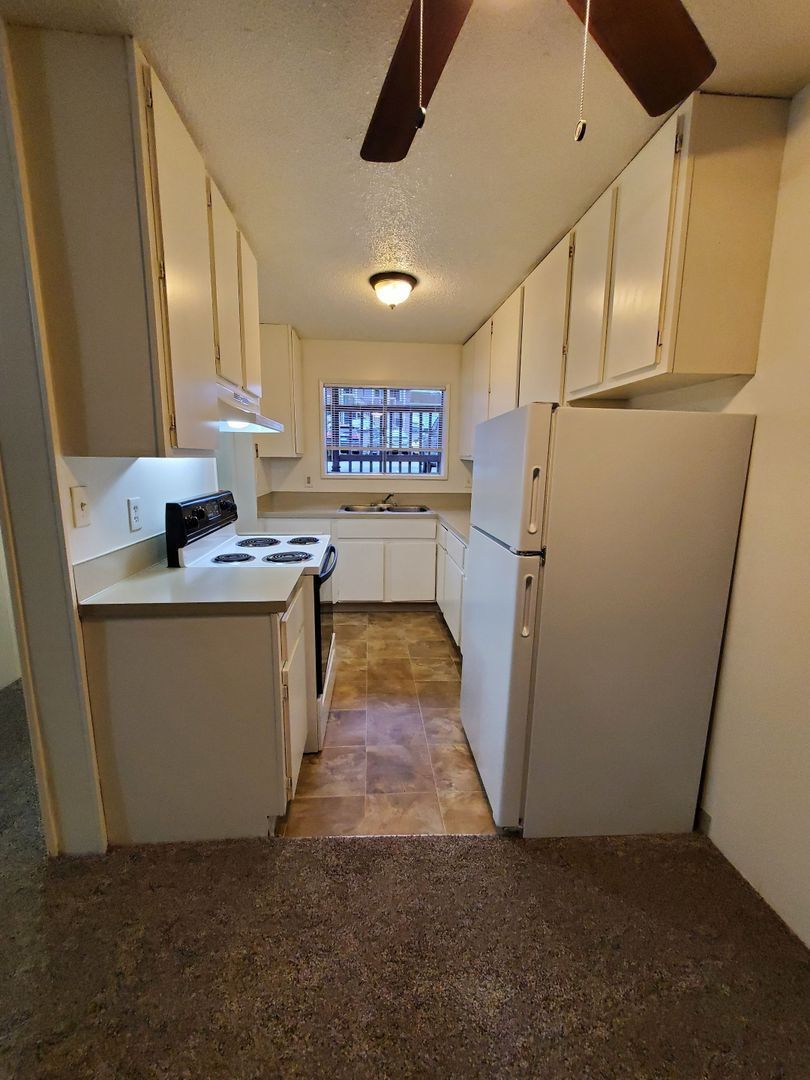 SW Dallas 2 Bed 1 Bath 1st Floor Apartment, W/S/G Paid, COMING SOON! property image