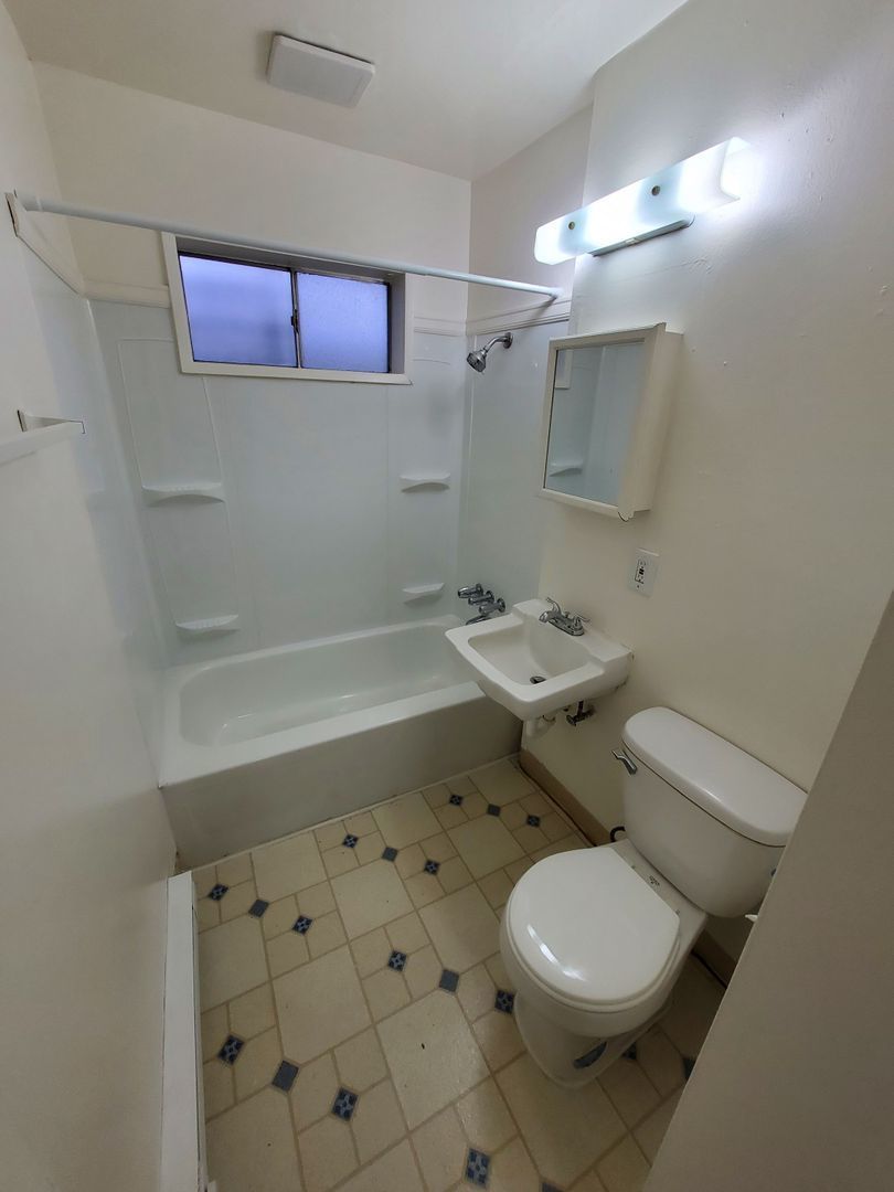 SW Dallas 2 Bed 1 Bath 1st Floor Apartment, W/S/G Paid, COMING SOON! property image